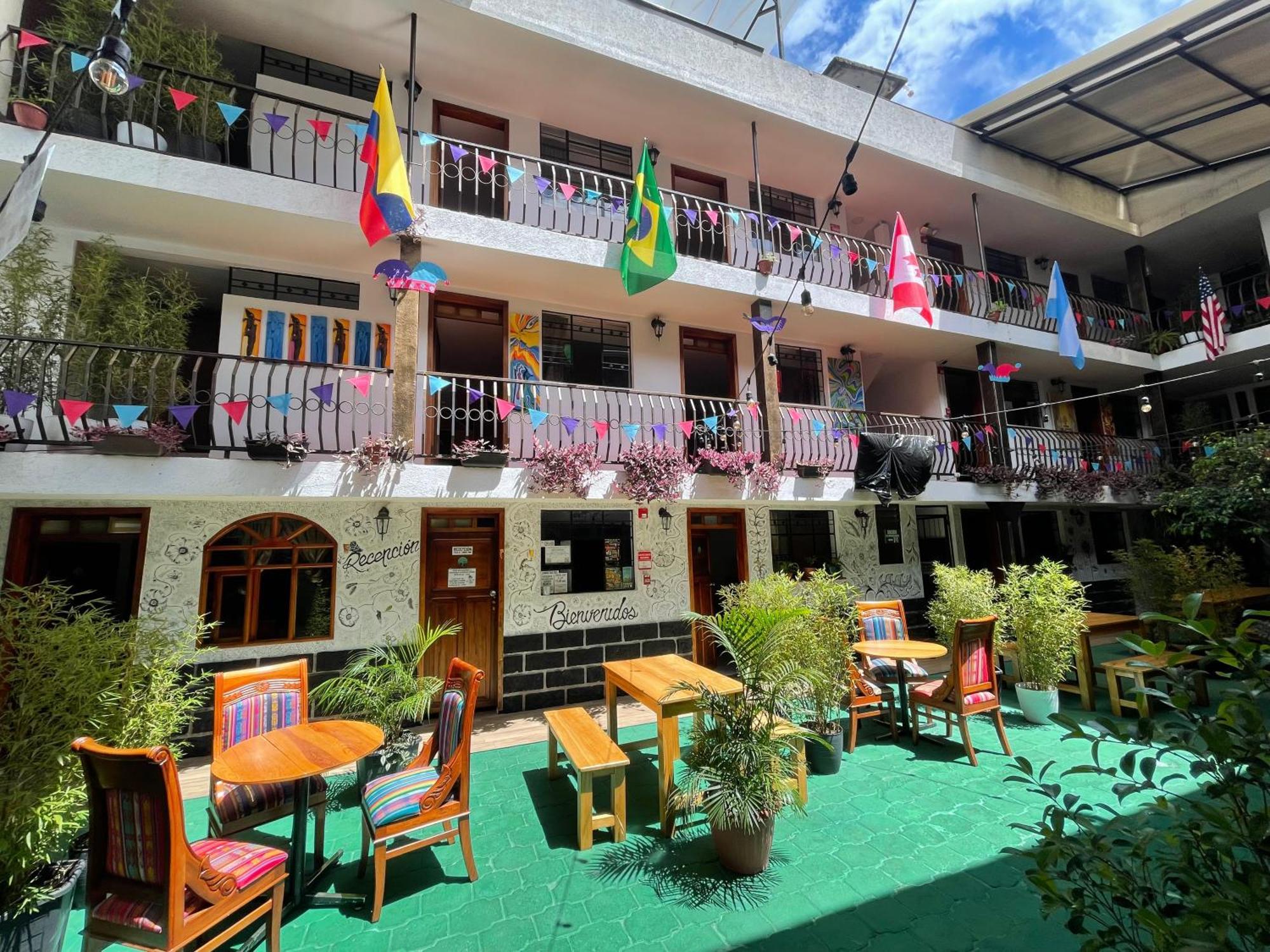 El Jardin Escondido Party Hostel Baños Kültér fotó